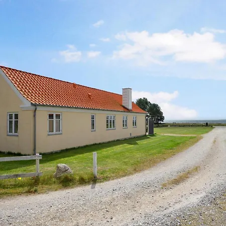 Amazing In With 3 Bedrooms And Wifi Holiday home *